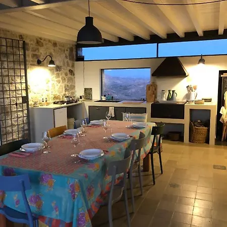 La Mortilla Bed & Breakfast