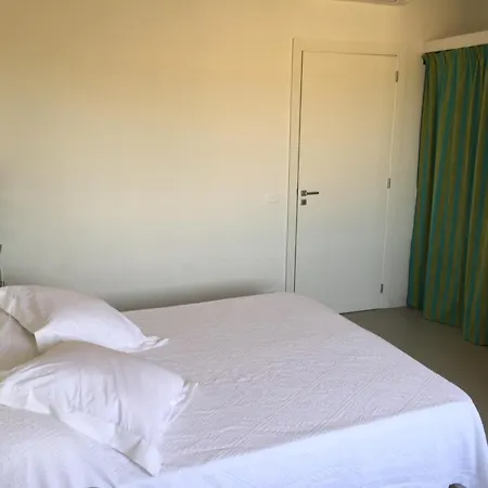 Alojamento de Acomodação e Pequeno-almoço La Mortilla 3*